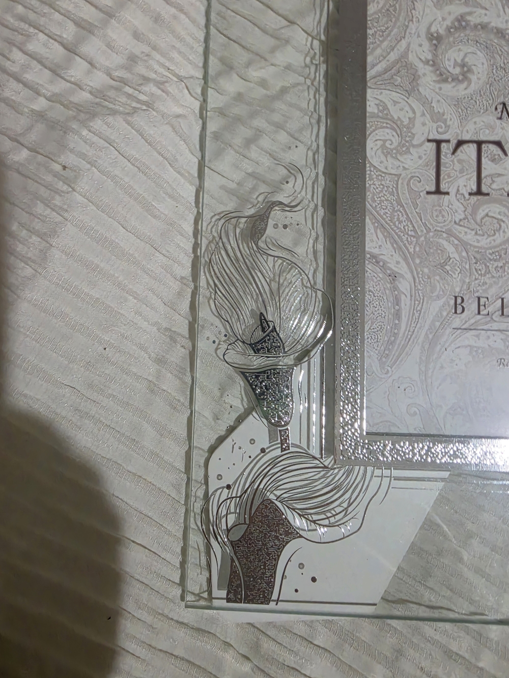 Made In Italy Etched Flower Frame- Minor Damage In The Lefthand Corner - Picture 3 of 5
